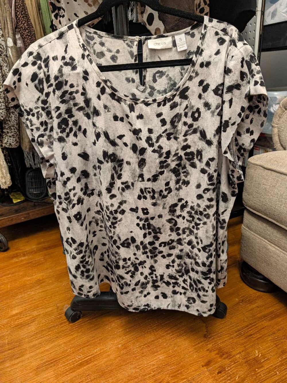 Chico's Size 3 (XL) Black Gray Annimal print blouse
